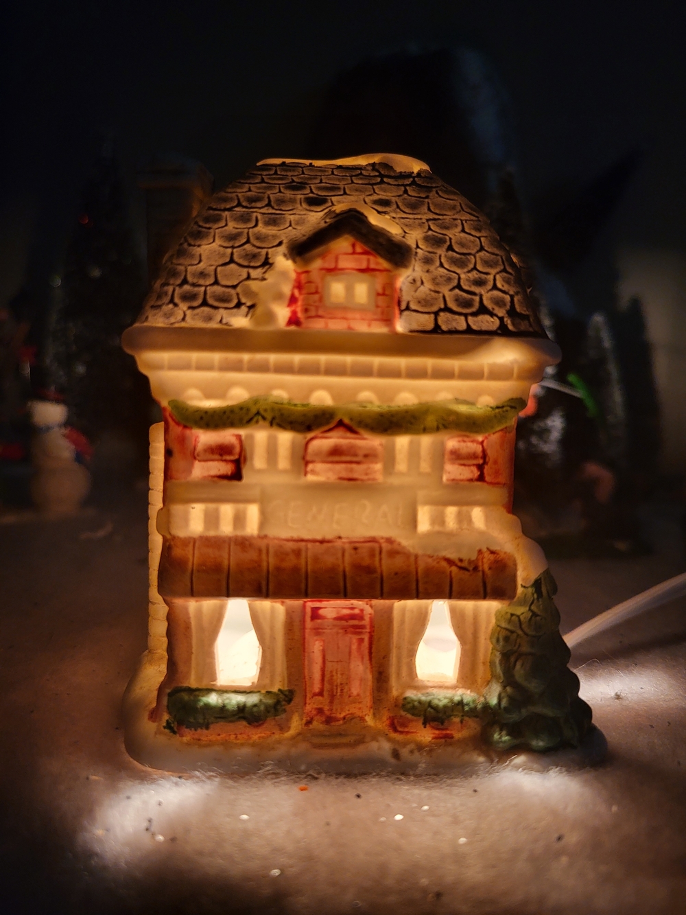Vintage 1992 Ceramic Christmas Village General Store - Lighted Holiday Decor